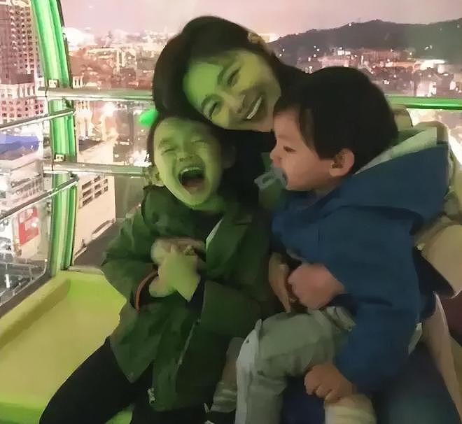 大S子女被徐家忽视,粉丝呼吁S妈爱护好孩子,S妈回应显敷衍(组图) - 13