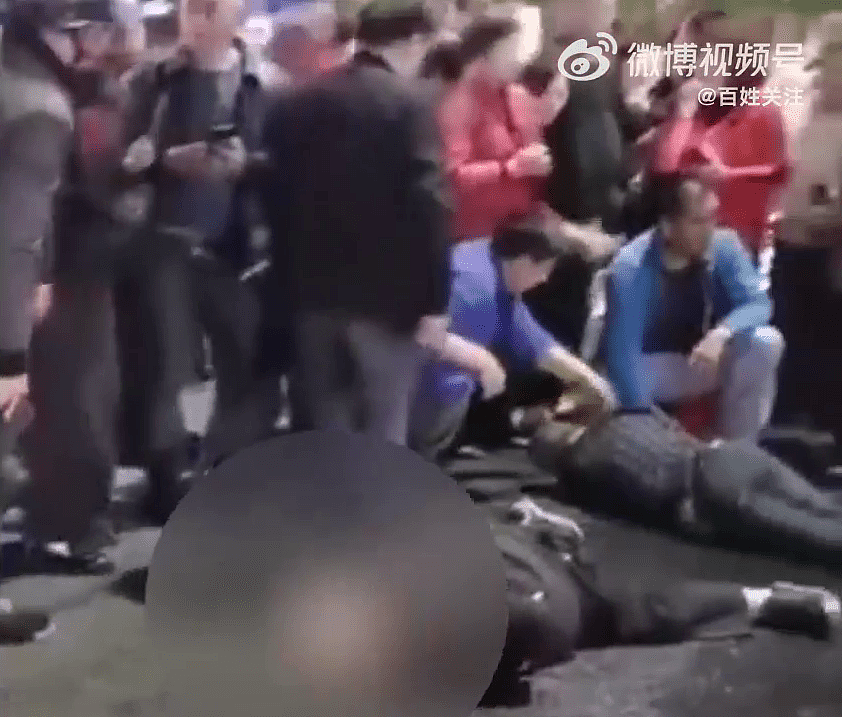 伤者躺一地！湖南发生汽车冲撞人群事故，司机被捕（组图） - 5