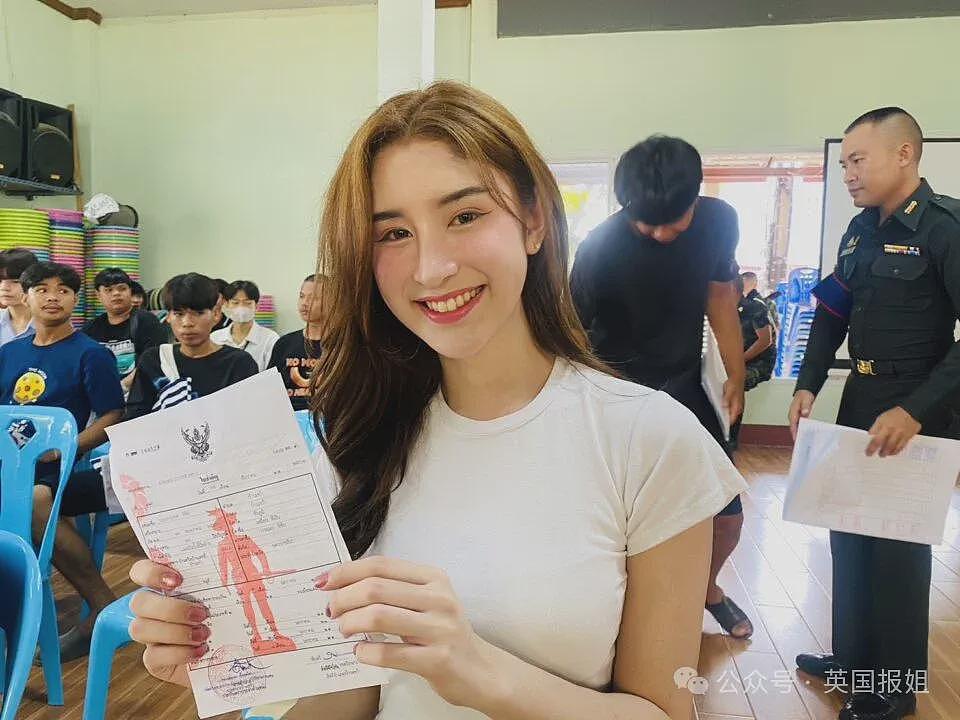 泰国征兵现场再现火辣“美女”!变性人齐聚大秀美貌,抽签定“生死”太刺激...(组图) - 25