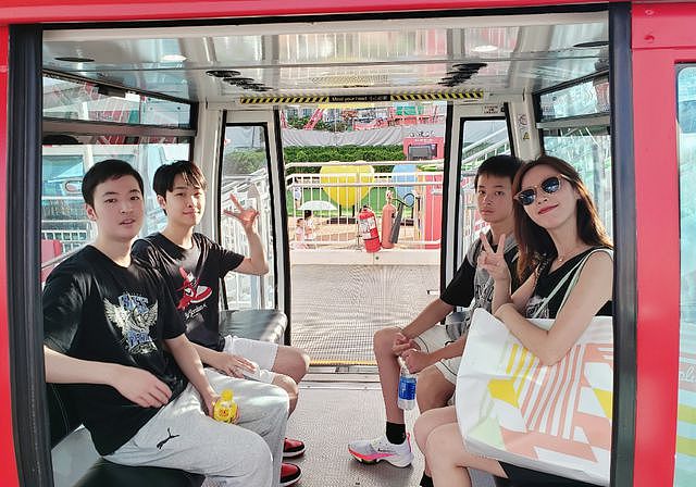 63岁马景涛回绥中祭祖，独自逛早市买一兜爆米花，过着普通人生活（组图） - 6