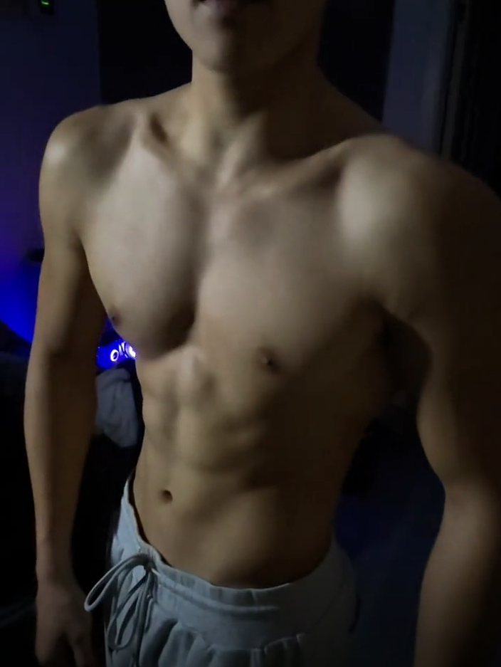 【帅哥】22岁重庆猛男崽儿,精悍公狗腰饱满胸肌,这人鱼线太绝了谁顶得住(组图) - 10