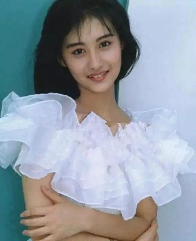 背刺琼瑶、控诉袁咏仪、多次失言被骂:最美琼女郎陈德容错在哪(组图) - 11