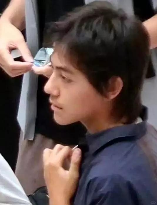 14岁诺一上法国新闻,长小胡子变化大,褪去混血感笑起来好像刘烨(组图) - 18
