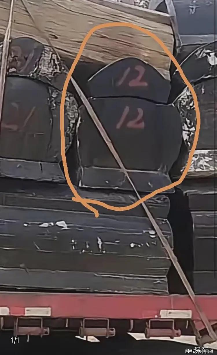 网传安徽某地大卡车拉了一车的棺材，网友：可能是送家具厂做材料（组图） - 5