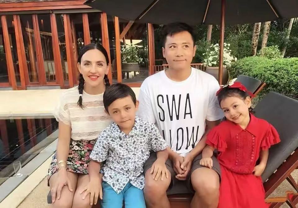 14岁诺一上法国新闻,长小胡子变化大,褪去混血感笑起来好像刘烨(组图) - 13