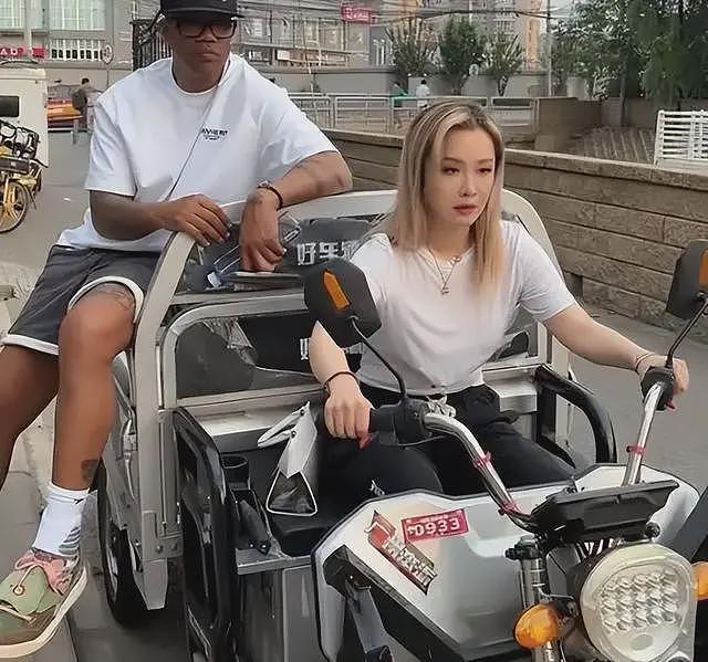 篮球巨星马布里官宣娶知名歌手！感情史混乱，18岁当爹40岁当姥爷（组图） - 8