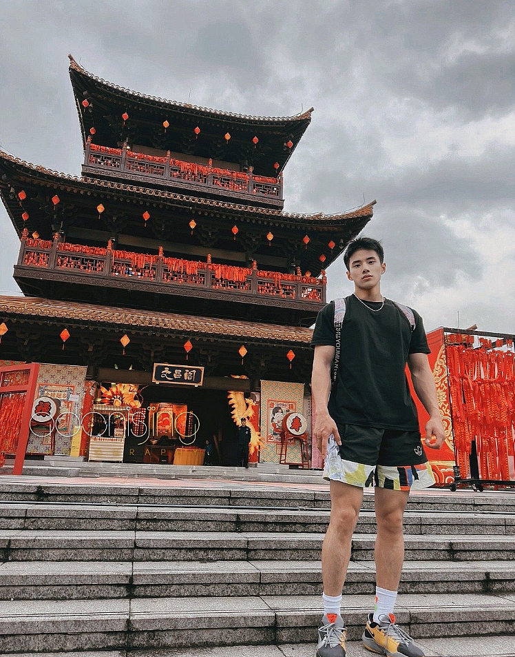 【帅哥】22岁重庆猛男崽儿,精悍公狗腰饱满胸肌,这人鱼线太绝了谁顶得住(组图) - 18