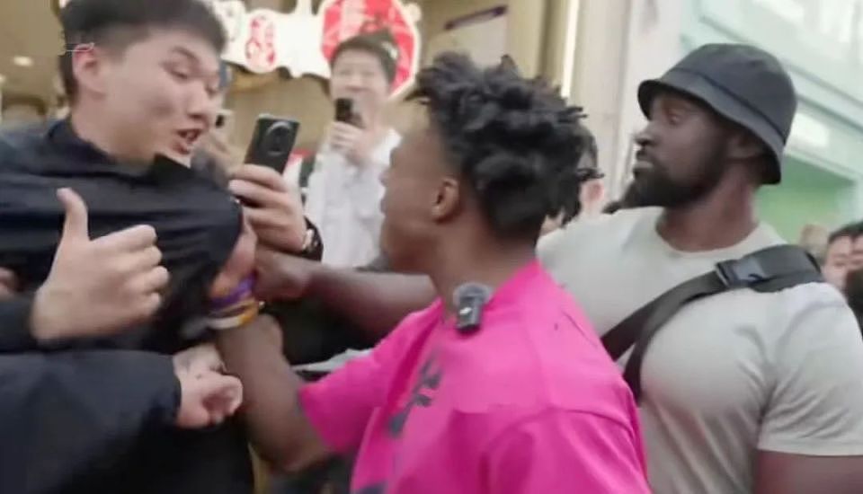 给甲亢哥喂槟榔的男生道歉了，百字长文解释其真实目的，令人气愤（组图） - 17