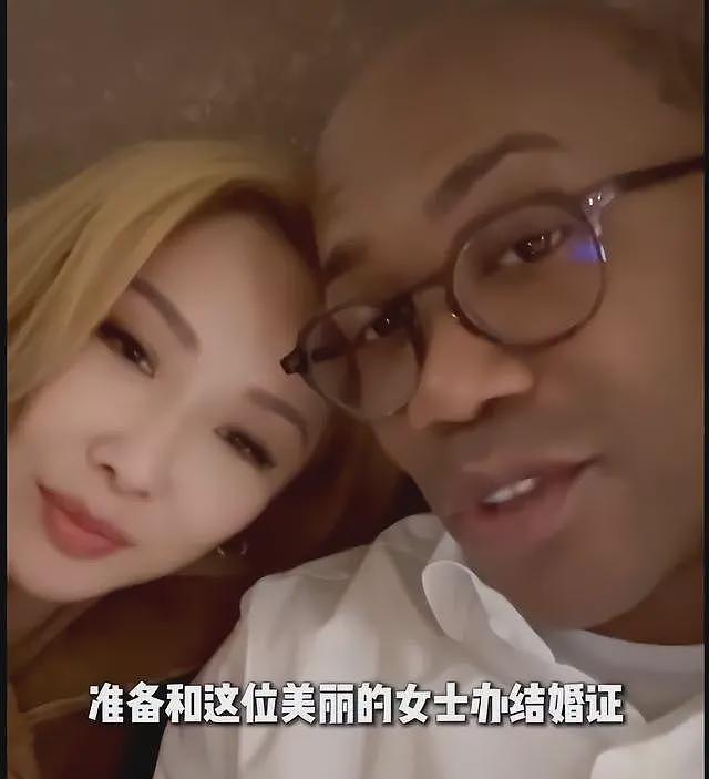 篮球巨星马布里官宣娶知名歌手！感情史混乱，18岁当爹40岁当姥爷（组图） - 3