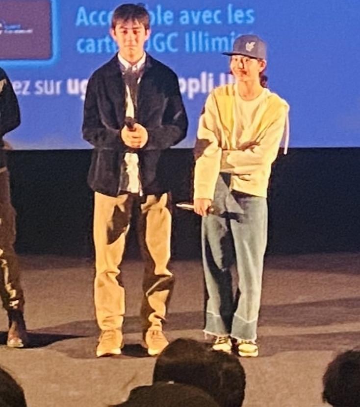 14岁诺一上法国新闻,长小胡子变化大,褪去混血感笑起来好像刘烨(组图) - 12