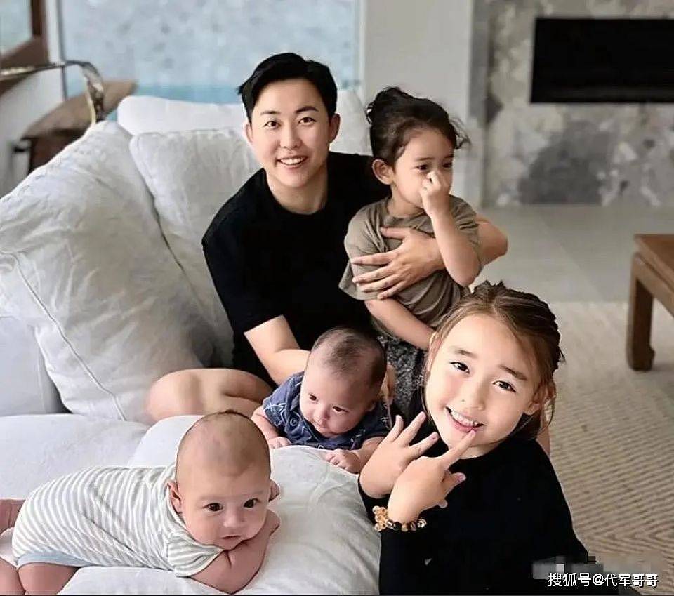 叶海洋女友官宣恋情，晒大量私密合照，独立女总裁人设崩了？ （组图） - 2