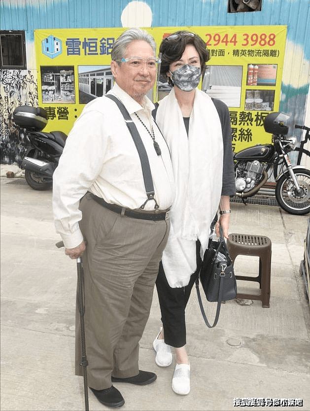 73岁洪金宝独自坐轮椅买肉 银发苍苍无人陪（图） - 6