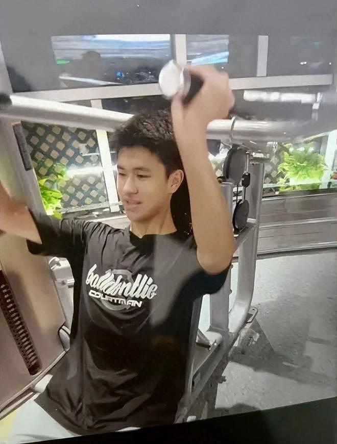 温州富二代吴昱豪去世,年仅18岁,知情人曝更多...(组图) - 1