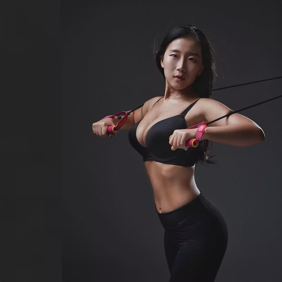 【美女】她用6个月，从“大腹婆”逆袭成马甲线女神（组图） - 4