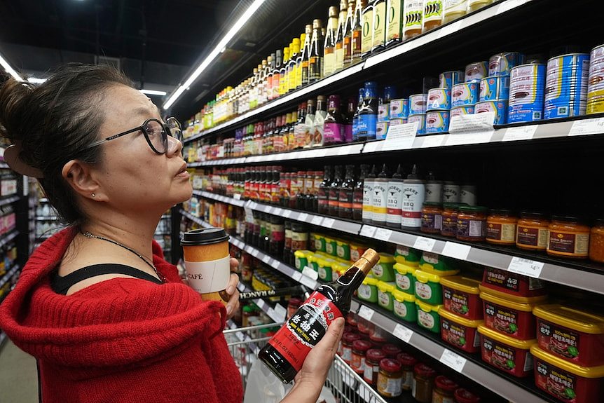 特朗普新一轮关税引发美国亚裔消费者与中国跨境卖家广泛担忧（图） - 1
