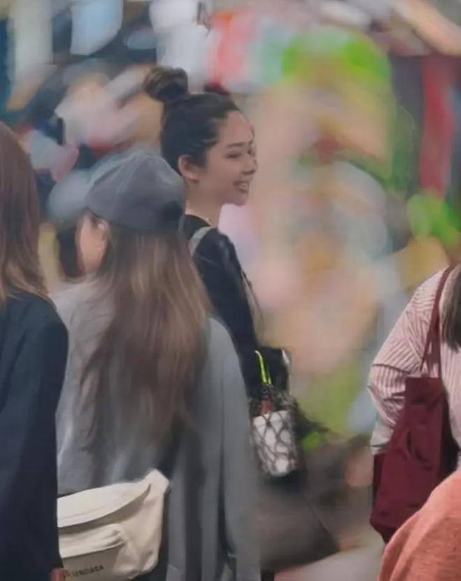 郭碧婷现身悉尼游玩被偶遇，素颜露面状态超好，骨相美好优越（组图） - 1
