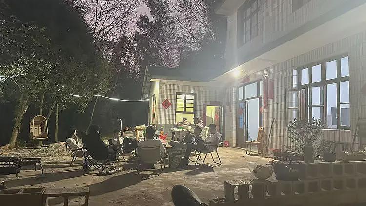 00后小伙放弃城区合租房,每月1000元租长沙农村院落:不影响上班,一口气签十年(组图) - 5