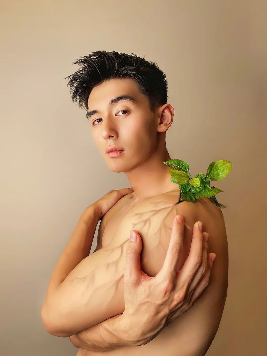 【帅哥】25岁广州男模，宽肩胸肌手臂线条，这脂包肌轮廓清晰惹人爱（组图） - 8