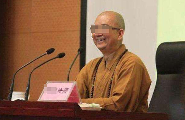 女生自曝去寺庙却遭老方丈摸臀咸猪手,不敢说地点评论区竟挖出更多猛料(组图) - 17