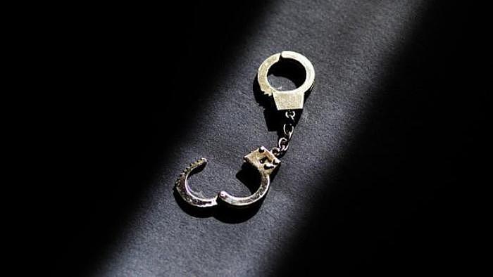 远洋船长公海被害案”嫌疑人被带走，村民：做过牢（图） - 1