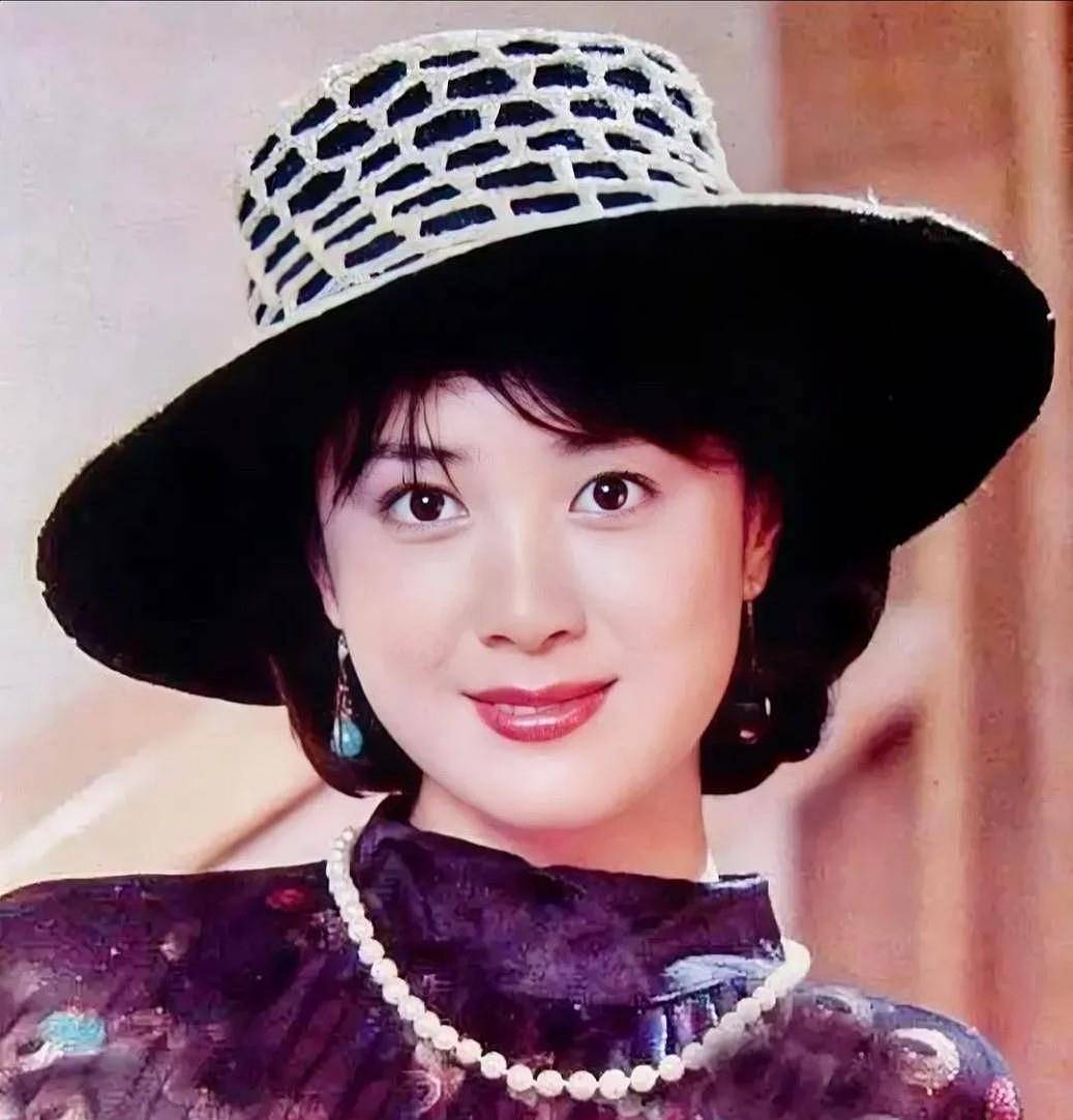 61岁傅艺伟罕现身!儿子已去世一年多,与李玲玉...(组图) - 12