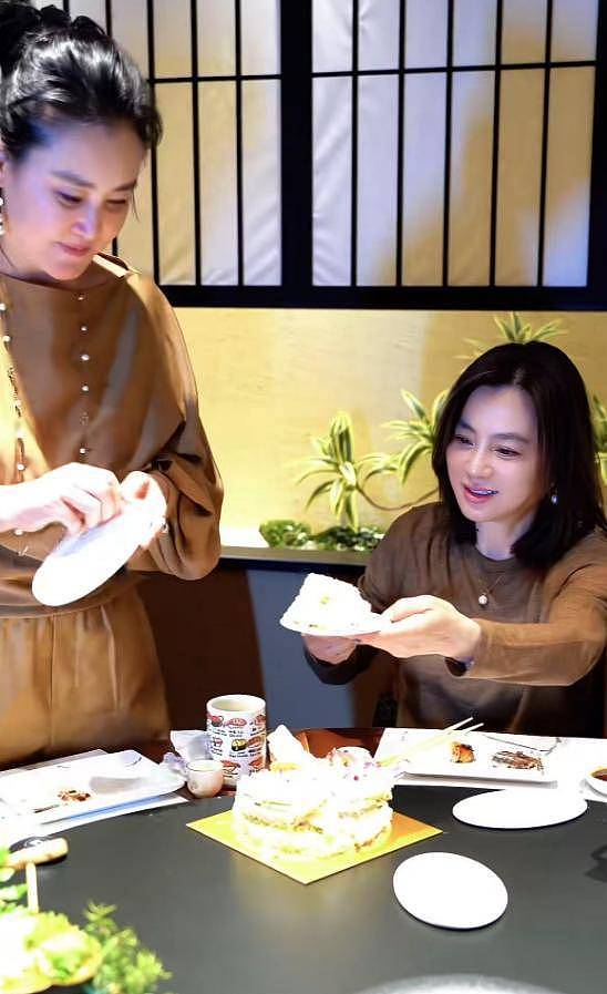 61岁傅艺伟罕现身!儿子已去世一年多,与李玲玉...(组图) - 9