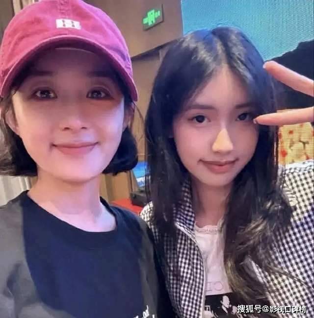 18年后，赵丽颖与冯小刚再度合作，网友预感这一部电影又要拿奖了（组图） - 16