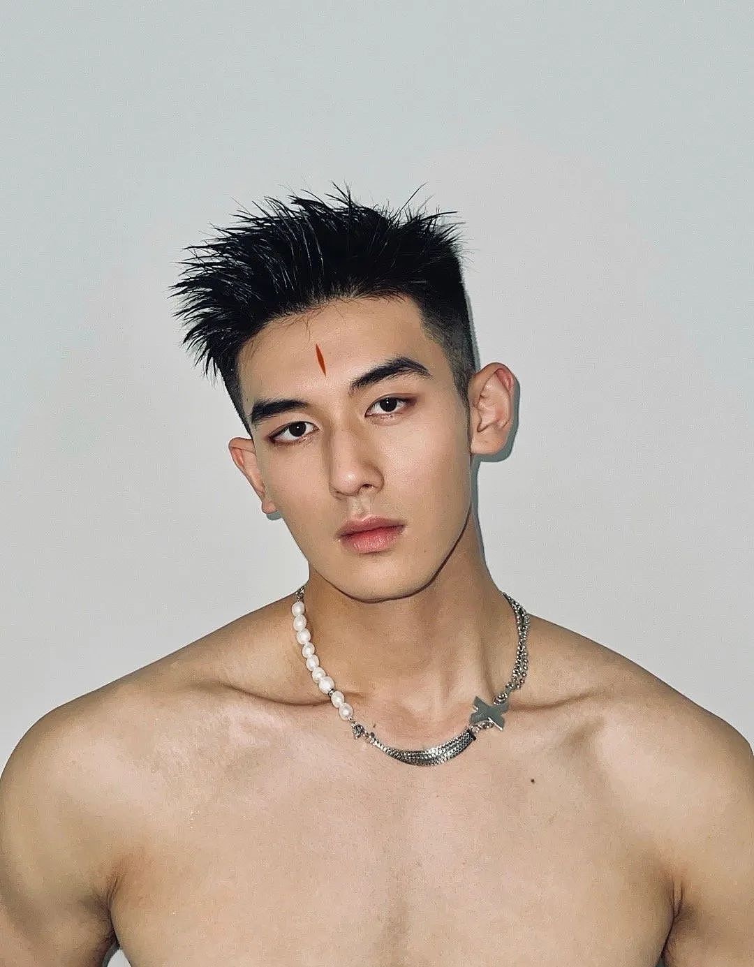【帅哥】25岁广州男模，宽肩胸肌手臂线条，这脂包肌轮廓清晰惹人爱（组图） - 3