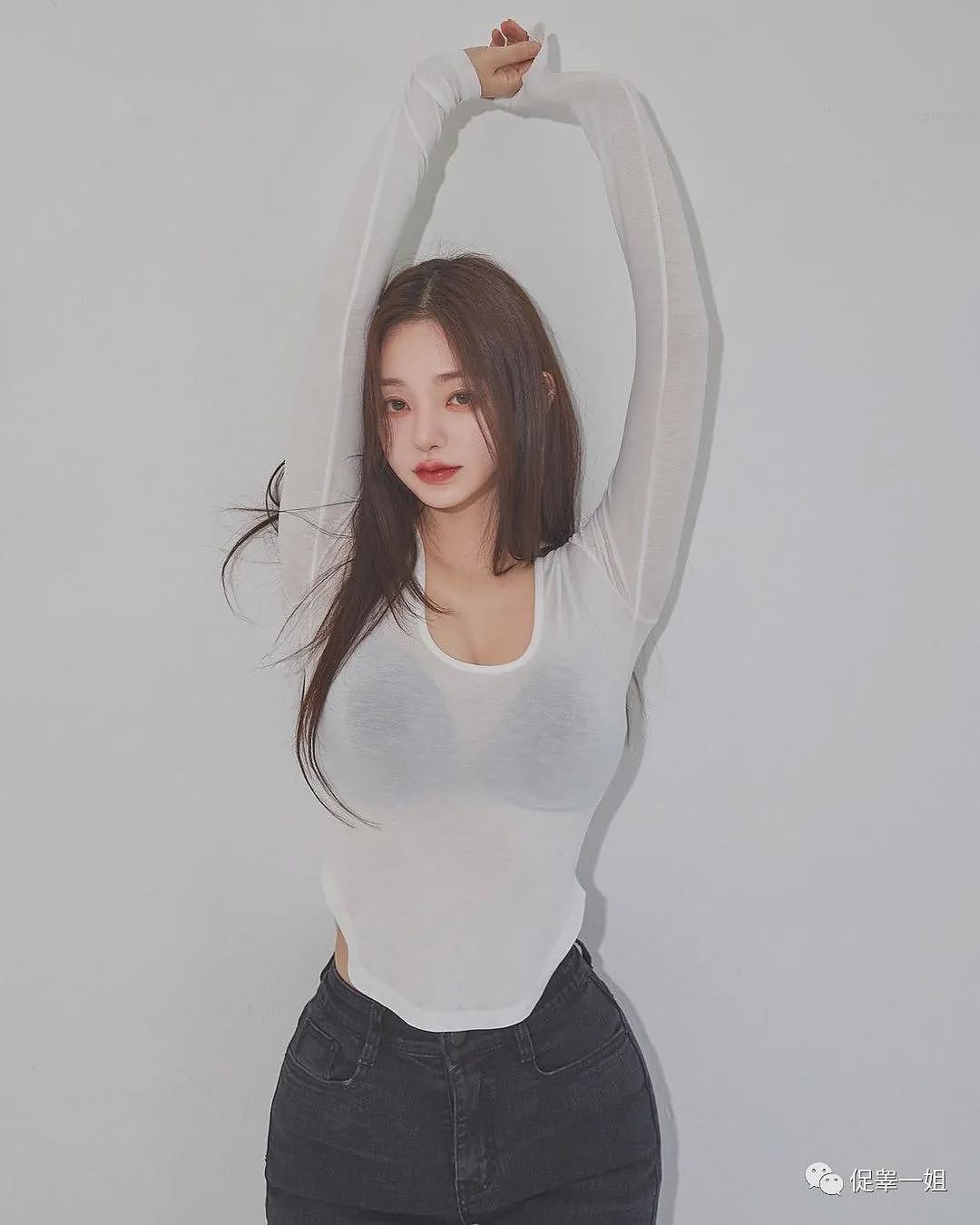 【美女】泳池惊现“S级蚂蚁腰”女神，网友：直击我的小心脏（组图） - 2