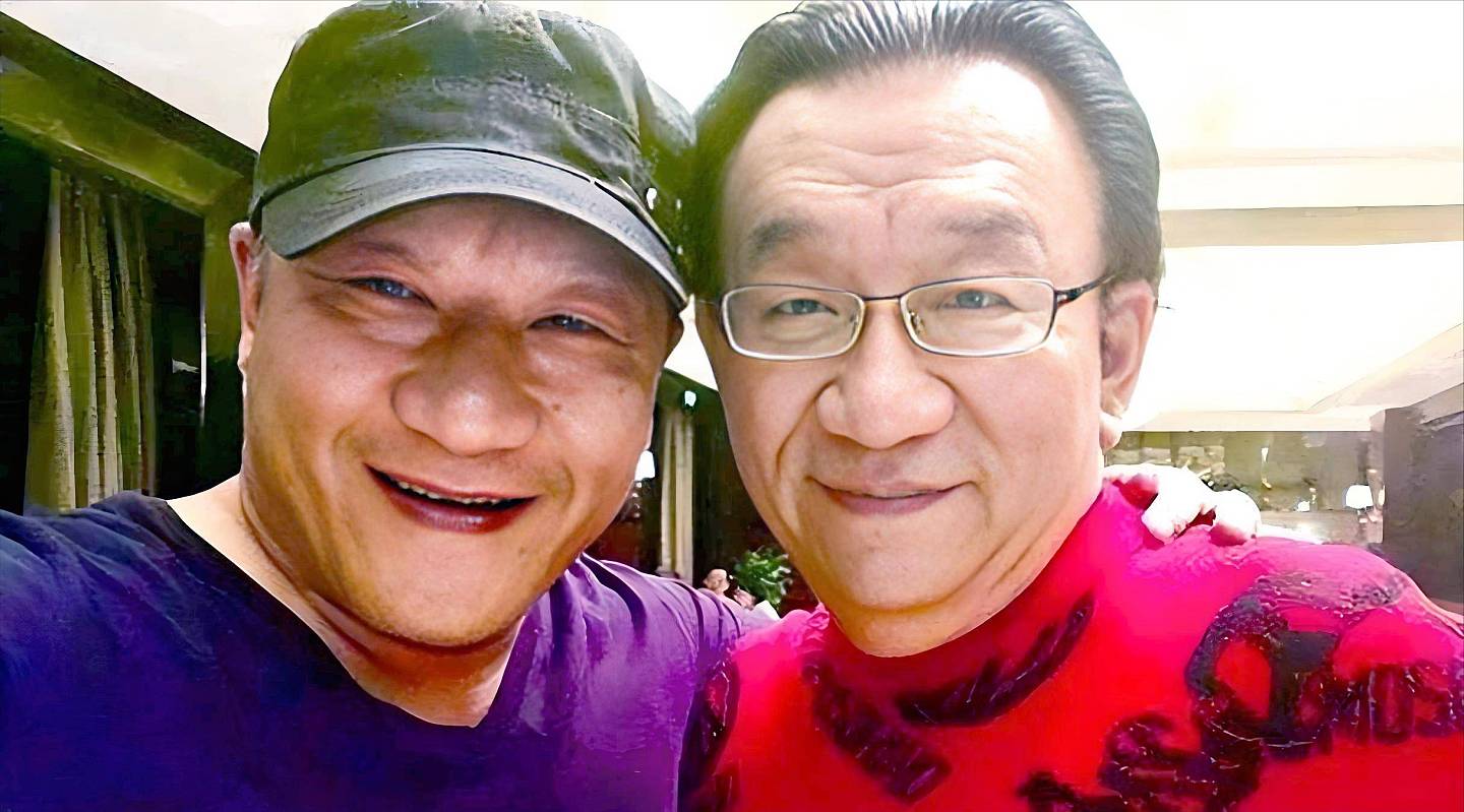 侯耀华:清明节给父亲侯宝林扫墓,他单身了13年(组图) - 12