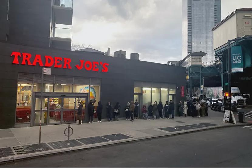 比鸡蛋还难抢！缺德舅爆款引全美疯抢，凌晨2点排队，转手狂卖几百刀（组图） - 10