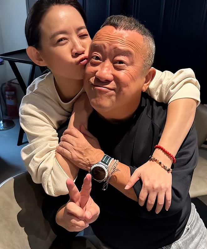 曾志伟72岁生日摆素宴，筹600万捐给杭州寺庙，众星云集儿女在旁（组图） - 10