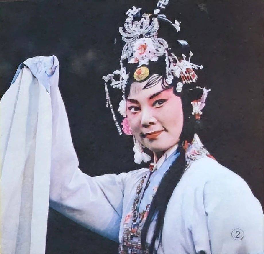 “阿庆嫂”洪雪飞：2000元演出费夺走她宝贵生命（组图） - 16