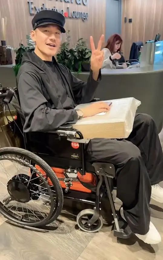 胡兵回应去泰国做手术，6小时取半罐结石，自曝生病原因引热议（组图） - 3