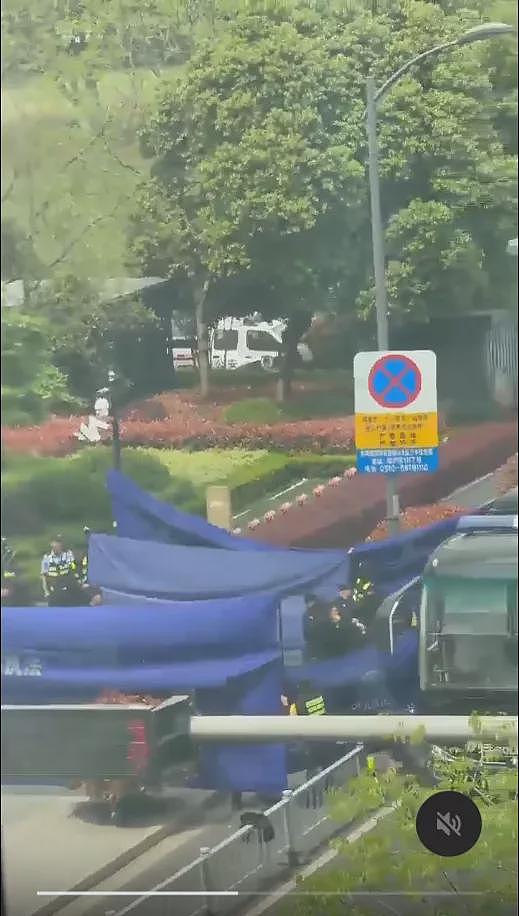 抓烂尾楼抗争民众,警察出动大量布条遮挡,网热议(视频/组图) - 2
