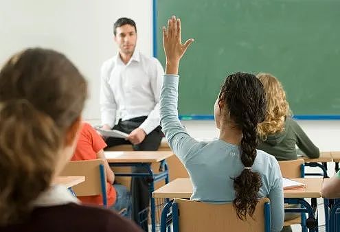缺德！“腿”都偷！外国教员扎堆涌入新西兰，房价持续走低，一年少3万，本地人买下“带监狱”大城堡（组图） - 16