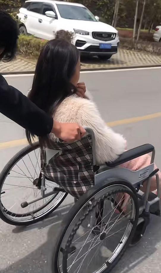 23岁美女赛赛去世,2月份刚结婚,生前不慎跌倒(组图) - 9