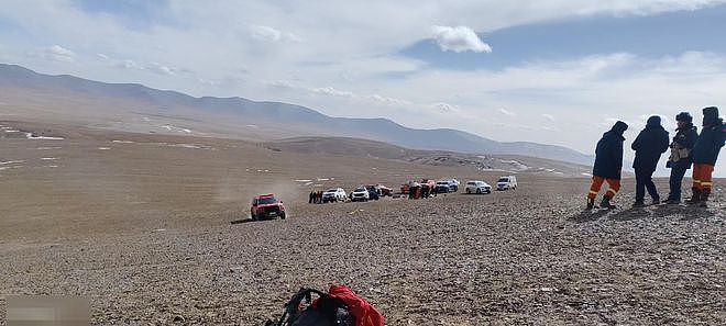 青海玉珠峰3名登山者遇难:搜救人员再次上山转运遗体,事前4人一同登山未报备(组图) - 1