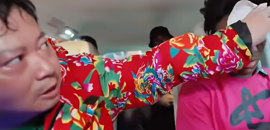 新晋顶流“荣昌卤鹅哥”刷屏全网！这个被骂“不要脸”的中年男人，把网红李美越的脸扇肿了（组图） - 13