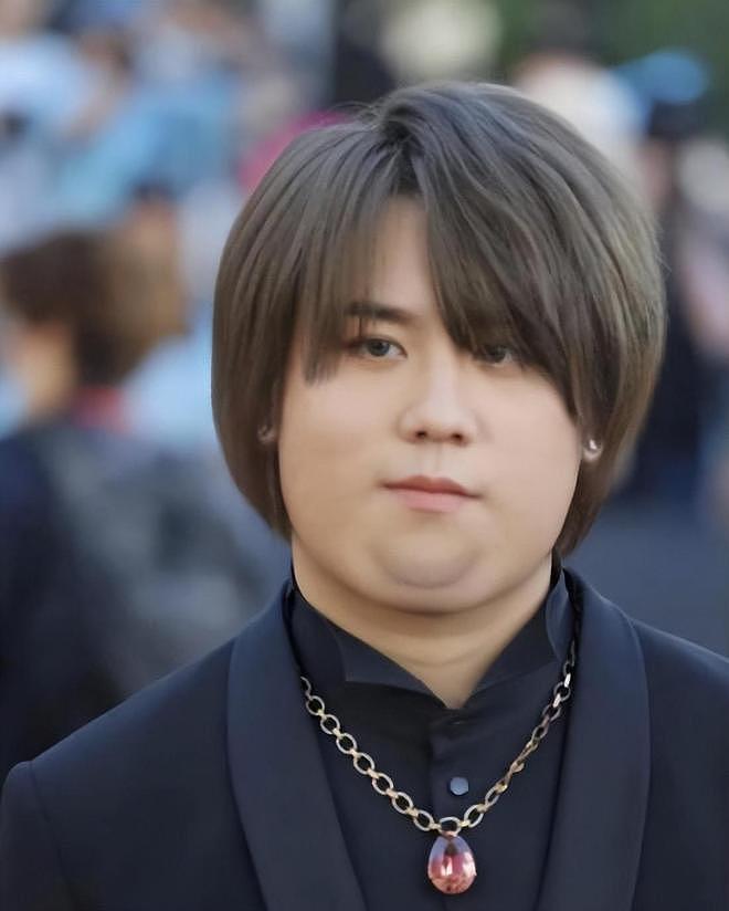 王晶深夜炮轰姜涛，喊话他滚出娱乐圈，对方曾被评为全球第二帅（组图） - 12