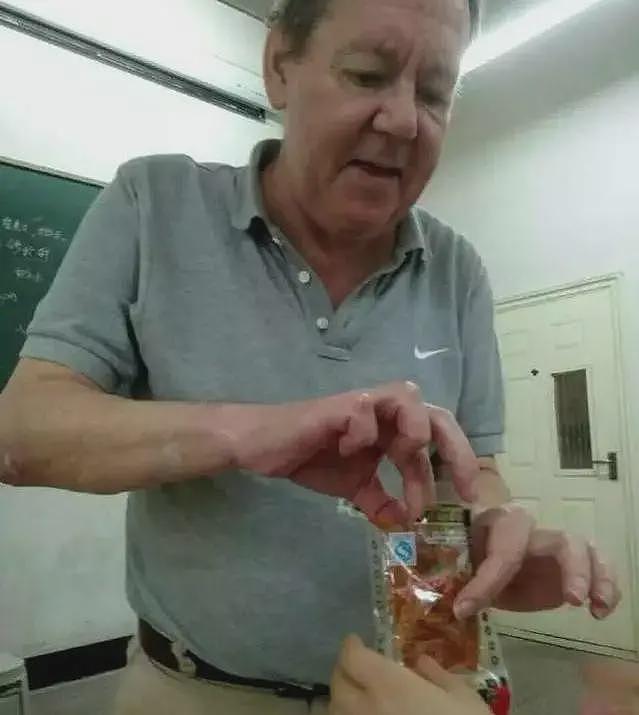 “你这么不听道理，一定是辣条吃多了吧？！”毁掉80、90后的软毒品只要五毛钱（组图） - 4