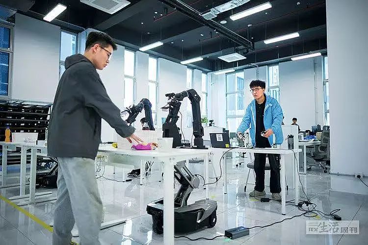 这些留学回国的名校生，为什么想让机器人做松鼠鳜鱼？（组图） - 6