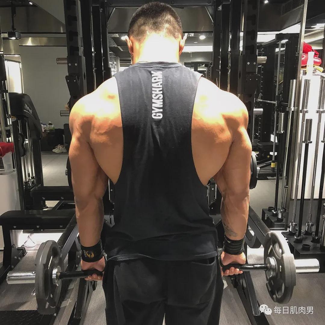 【帅哥】北京肌肉壮男在酒店玩自拍,超级可...(图) - 16