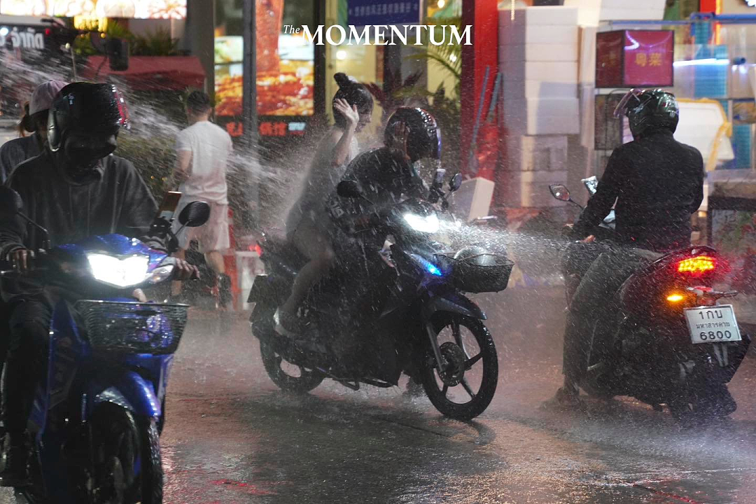 包下运水车泼水？！中国人的钞能力，又把泰国人惹怒了！（组图） - 2