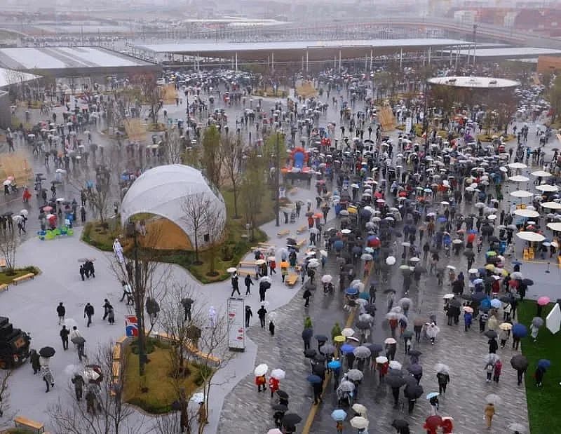 大阪世博会秒变翻车现场！屋顶各种漏雨，印度馆甚至都没造好....（组图） - 1