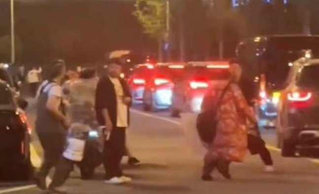 新晋顶流“荣昌卤鹅哥”刷屏全网！这个被骂“不要脸”的中年男人，把网红李美越的脸扇肿了（组图） - 21
