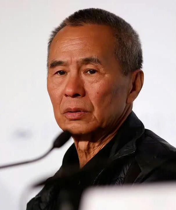 78岁侯孝贤近照,脸颊凹陷瘦了很多,步伐缓慢行动还算稳健(组图) - 6