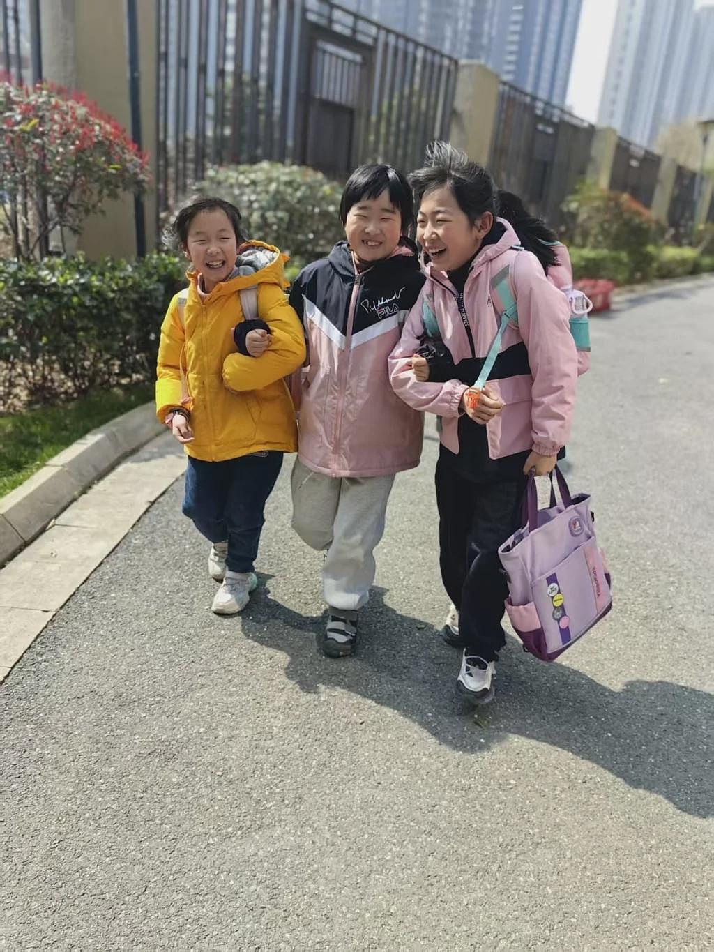 走近“离婚搭子“:单亲妈妈相识后,组成“五口之家“(组图) - 7