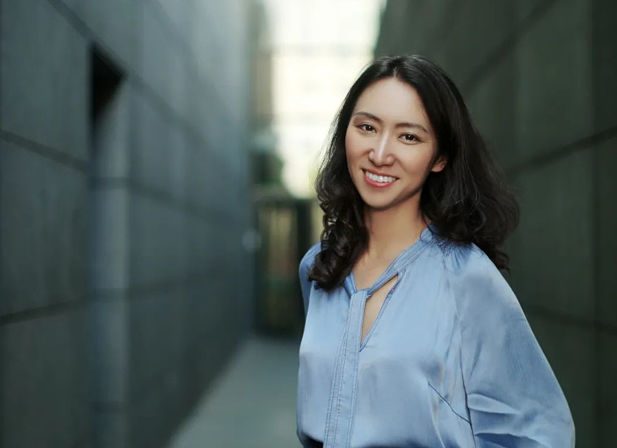 在产房,一边生孩子一边谈并购!一位中国女孩的传奇人生(组图) - 8