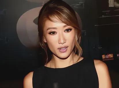 风流程度不输谢贤,曾一年换七个男友,未婚生女,如今42岁无人敢娶(组图) - 8